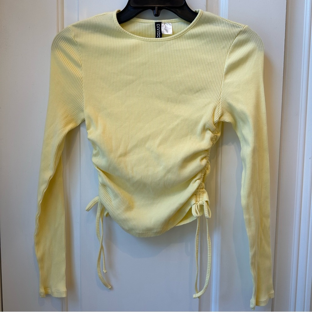 H&M Pastel Yellow Semi-Cropped Long Sleeve